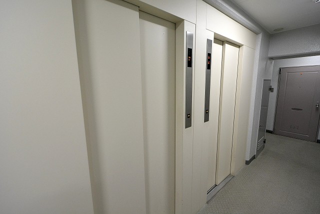 モナーク三軒茶屋 エントランス