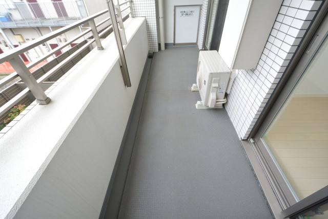 プレジール新宿大久保 バルコニー