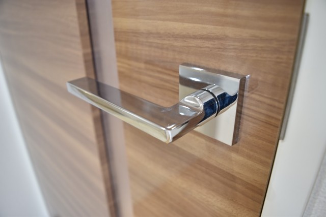 西参道マンション503　扉