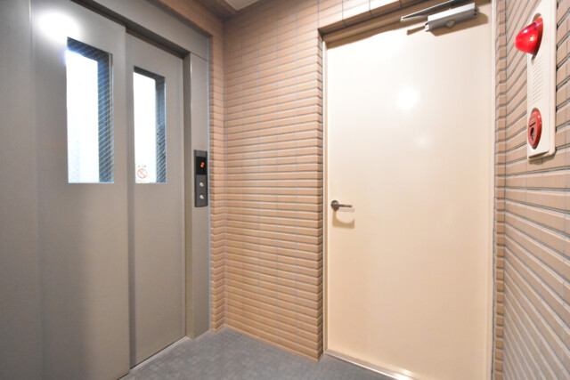 ディアナコート三田 玄関