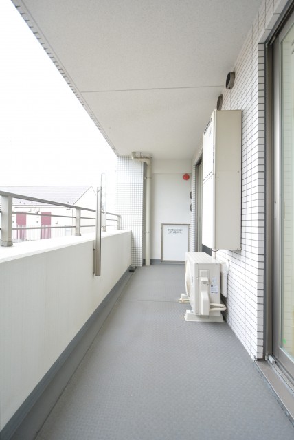 プレジール新宿大久保 バルコニー