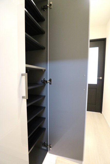 初台ハイホーム 玄関