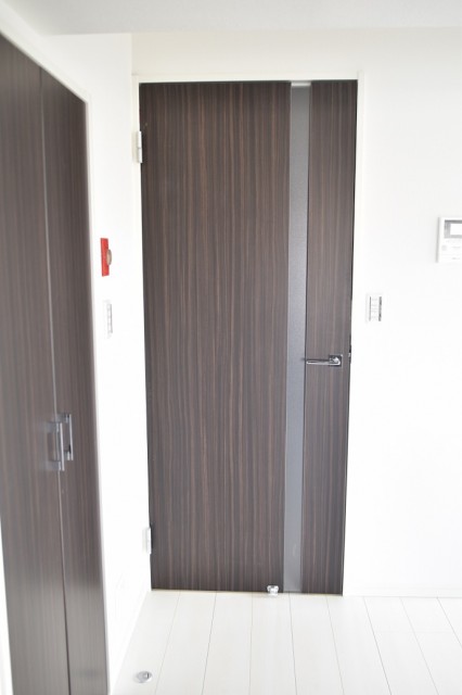 日商岩井碑文谷マンション801　扉