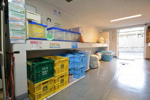 プレジール新宿大久保 ゴミ置場