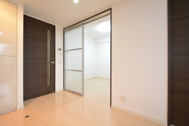 プレジール新宿大久保 洋室2