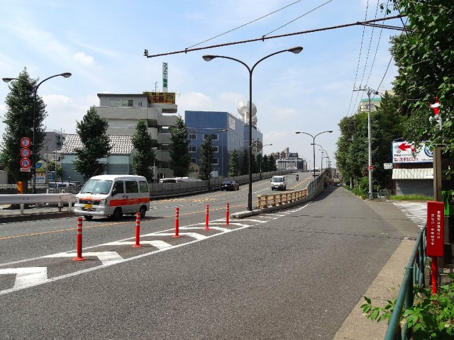 秀和等々力レジデンス　目黒通り