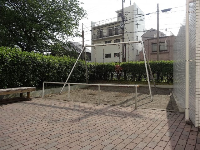 上高田四丁目団地　敷地内公園