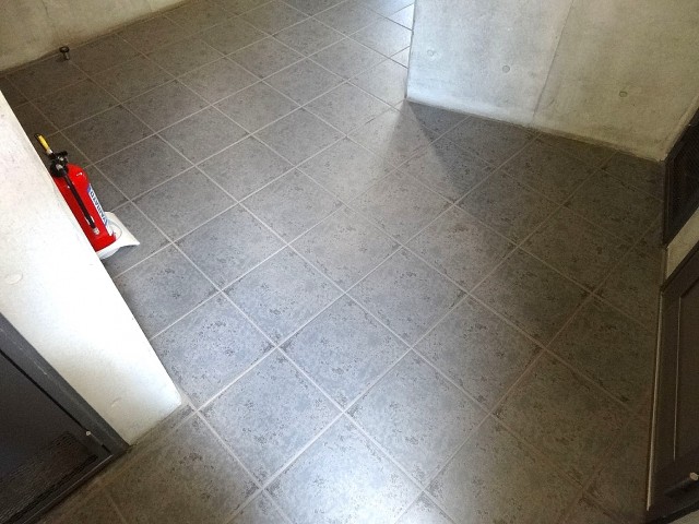 ル・リオン三軒茶屋　共用廊下