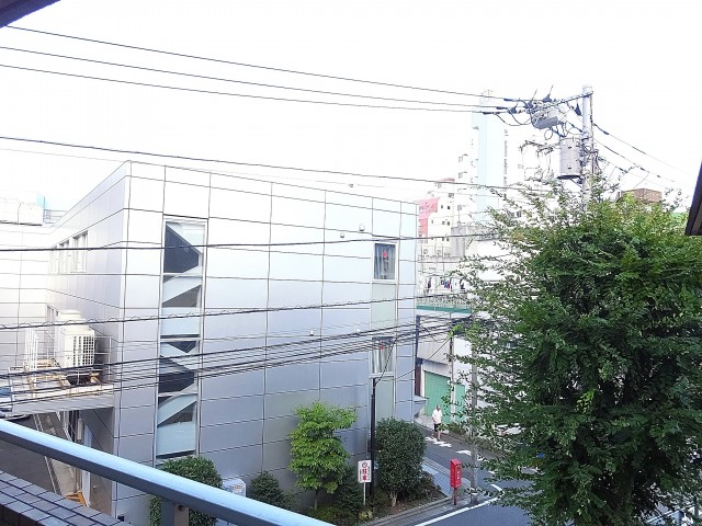 グランドメゾン目黒　8.3帖洋室のバルコニー眺望