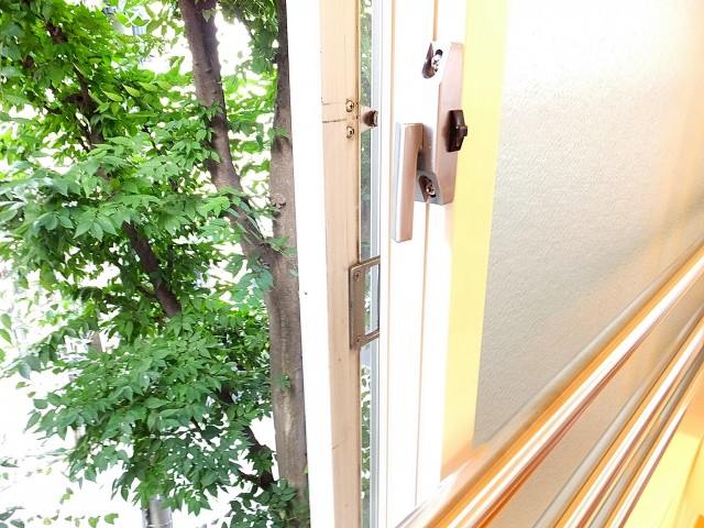 グランドメゾン目黒　17.0帖LDKの2重サッシ窓