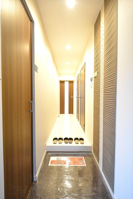 パレ・エテルネル　玄関