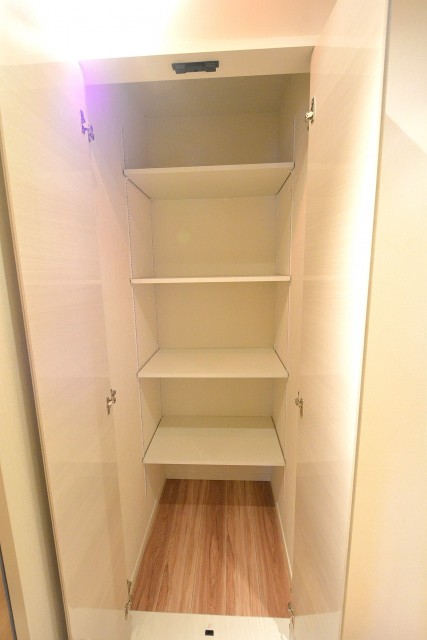 マンション牛込　廊下収納