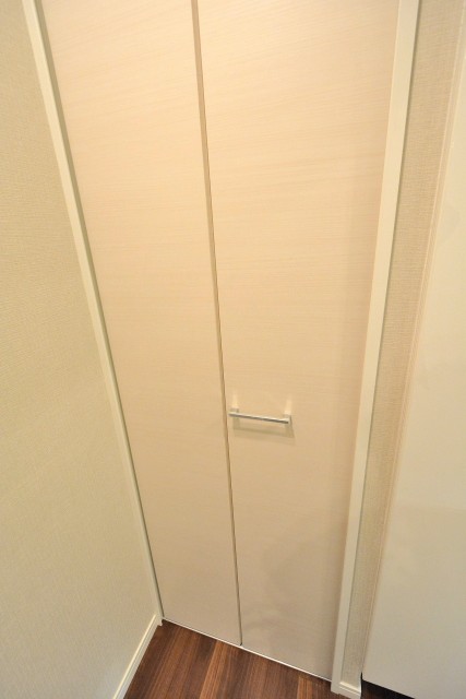 サンコート芝公園　廊下収納