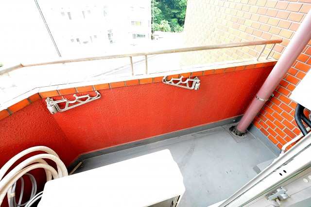 ライオンズマンション広尾第2　13.6帖のLDKバルコニー