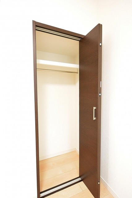 ライオンズマンション広尾第2　4.5帖のベッドルームクローゼット