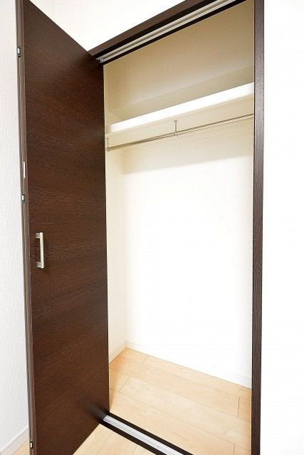 ライオンズマンション広尾第2　7.3帖のベッドルームクローゼット