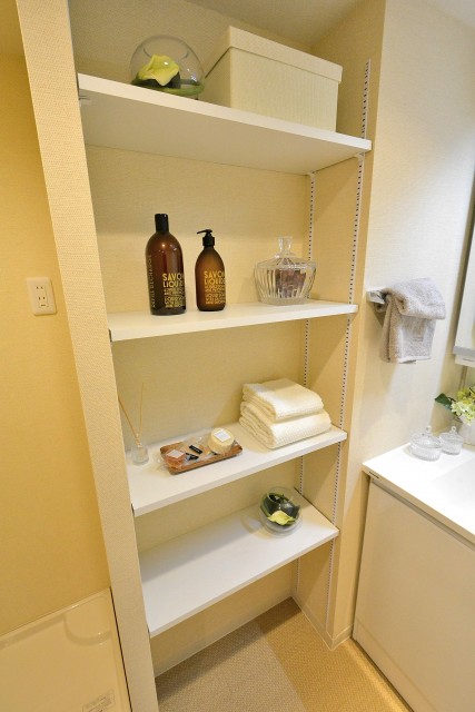 本郷ハウス　サニタリールーム棚