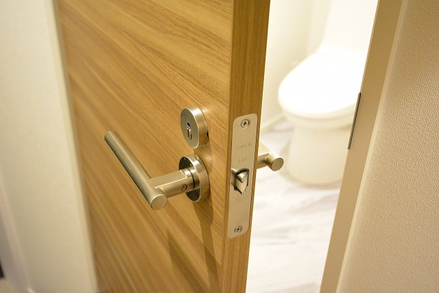 日神デュオステージ新宿若松町　トイレドア