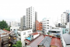 日神デュオステージ新宿若松町　DK出窓眺望