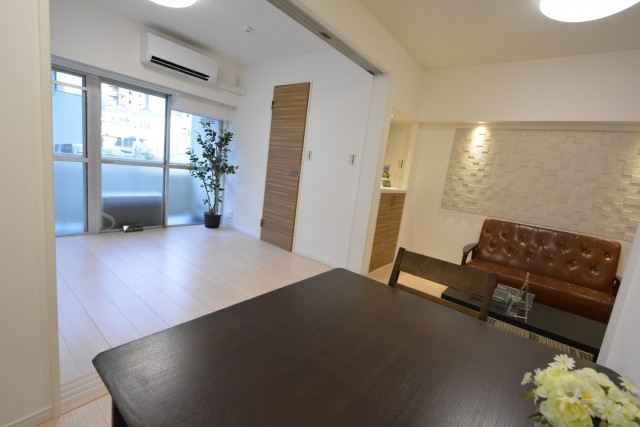 マンション市谷台　リビングダイニング