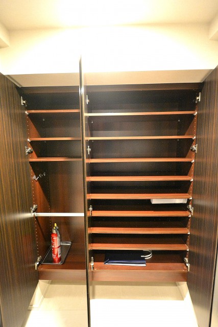 シティハウス四谷三丁目　シューズボックス