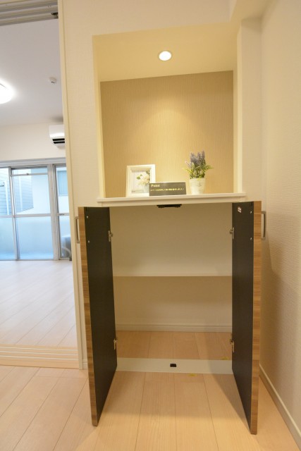 マンション市谷台　リビングダイニング