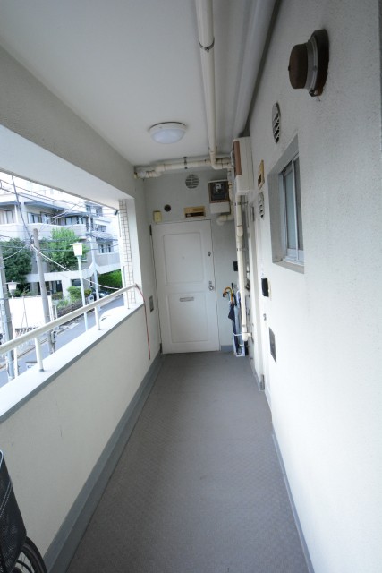 マンション市谷台　共用廊下