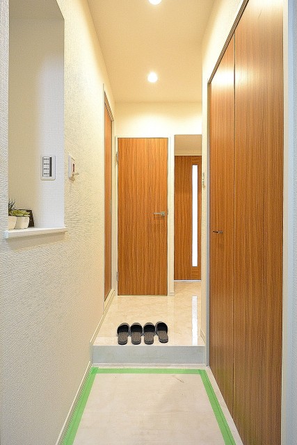 グランドパレス田町　玄関