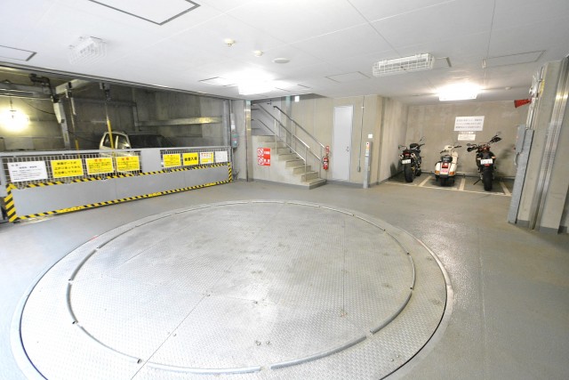 シティハウス四谷三丁目　駐車場