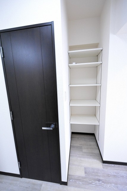 シュロス中野　洋室