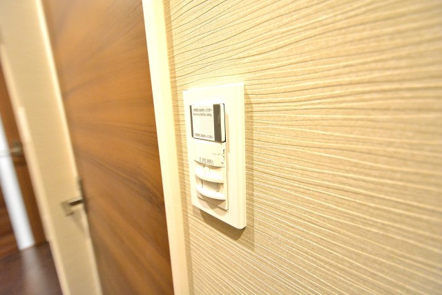 ライオンズマンション方南台　人感センサー