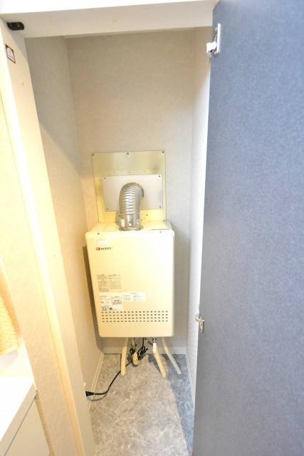 ライオンズマンション方南台　給湯器