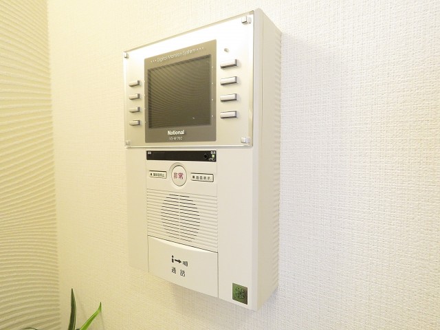 ベルメゾン鷹番　TVモニター付インターホン