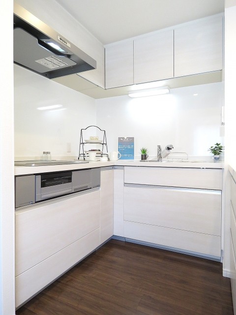 ベルメゾン鷹番　L字型キッチン