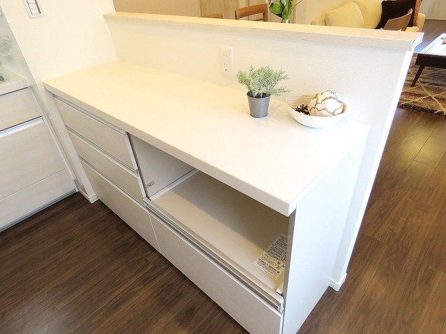 ベルメゾン鷹番　カップボード