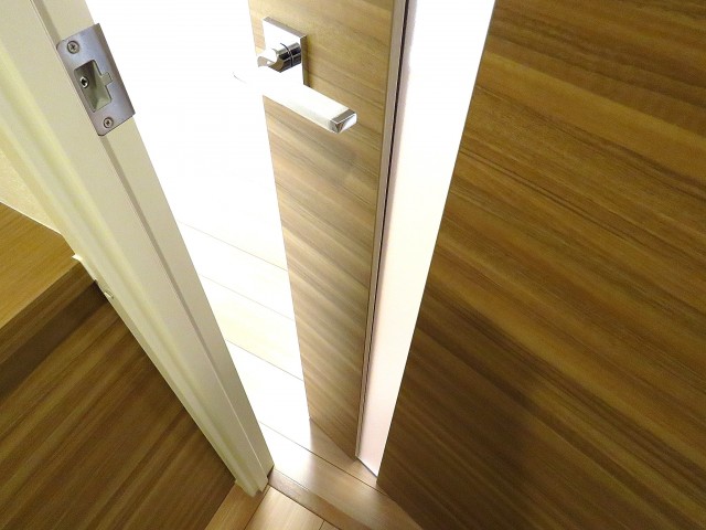 ハイライフ大森　ダイニングキッチン扉