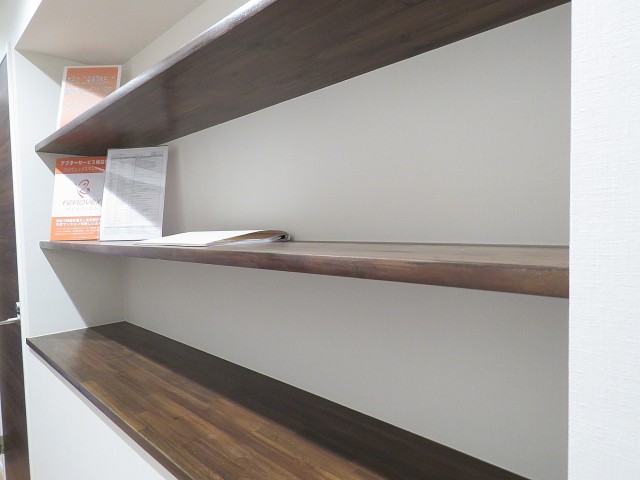 ハイネス尾山台　収納棚