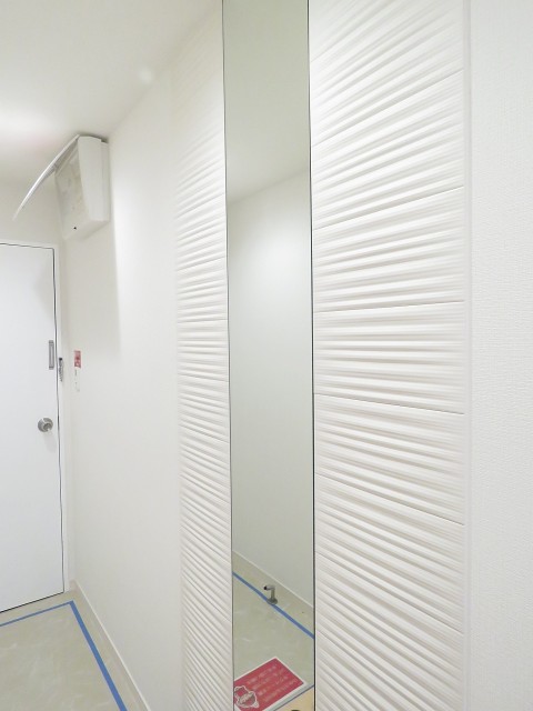 プライム赤坂　玄関横の鏡