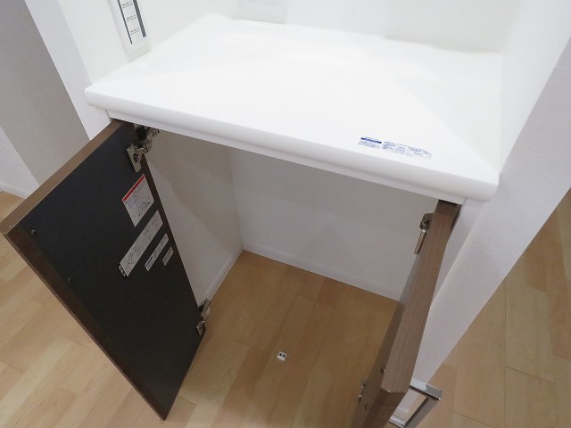 ディアナコート二子玉川　電話台