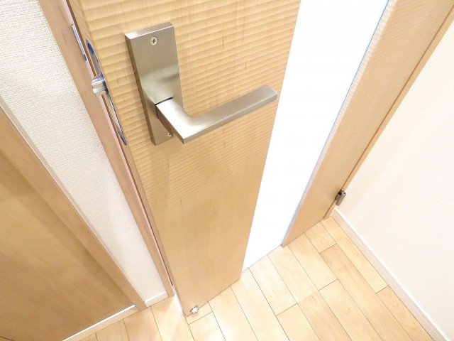 プライム赤坂　ダイニングキッチン扉