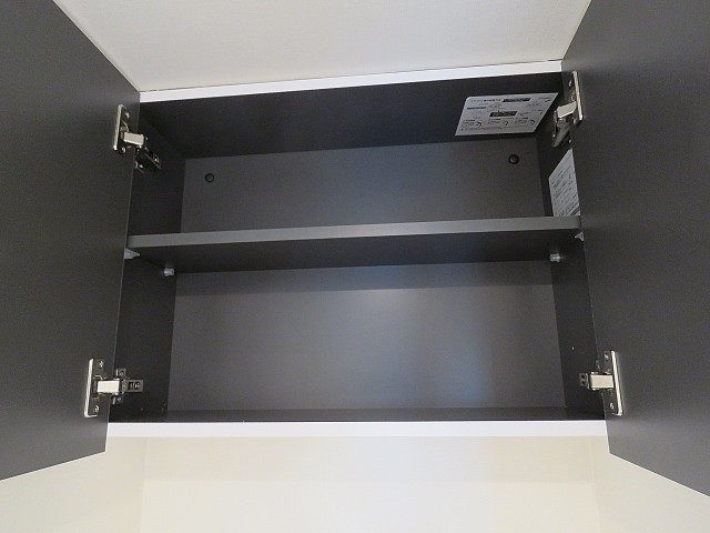 築地ハイツ　洗濯機置場上の収納棚