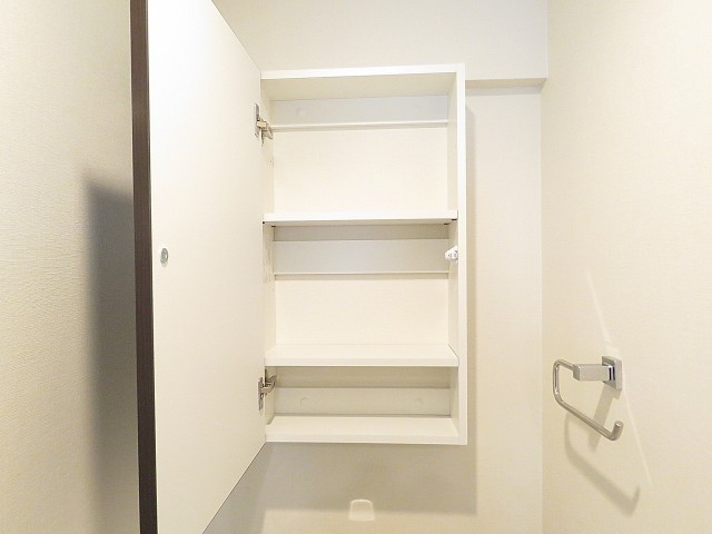 築地ハイツ　トイレ収納