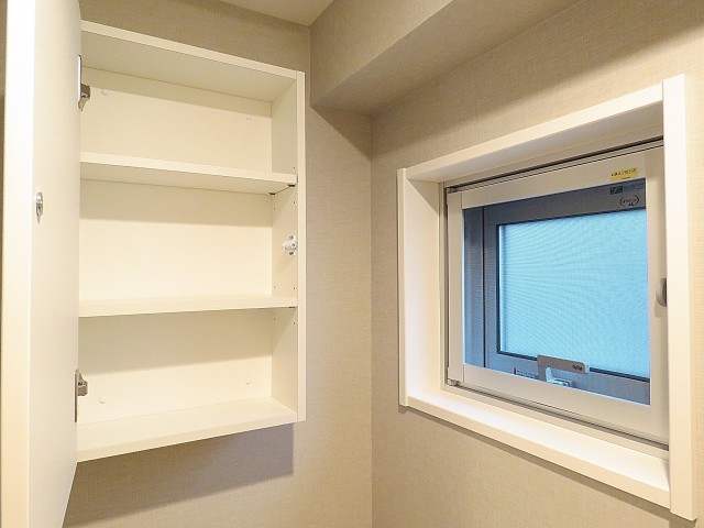 アンクレール初台　トイレ収納