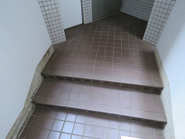 アンクレール初台　玄関前