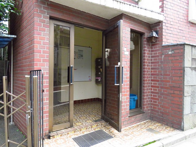 ライオンズマンション桜新町　エントランス