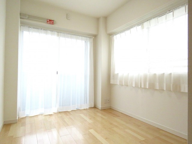 サンライン成城ハイツ　洋室約4.6帖