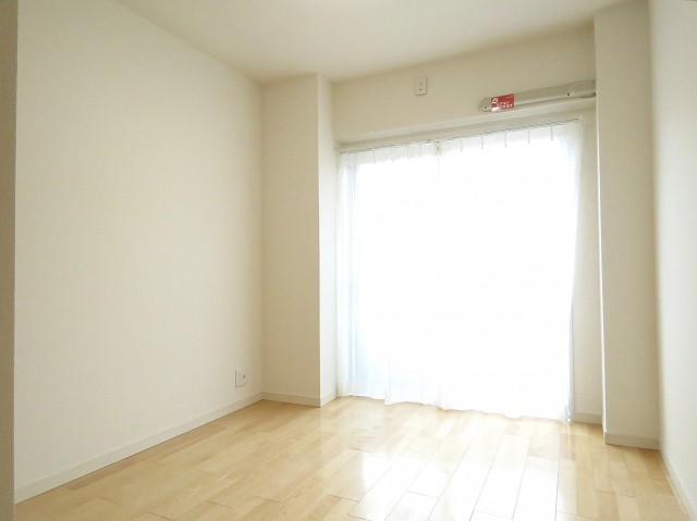 サンライン成城ハイツ　洋室約5.0帖