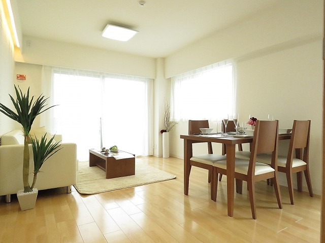 サンライン成城ハイツ　LDK約12.3帖