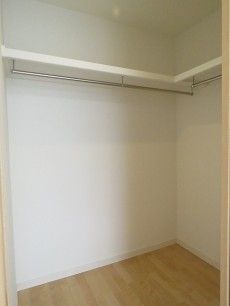 サンライン成城ハイツ　洋室約6.0帖