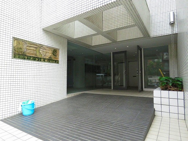 サンライン成城ハイツ　エントランス